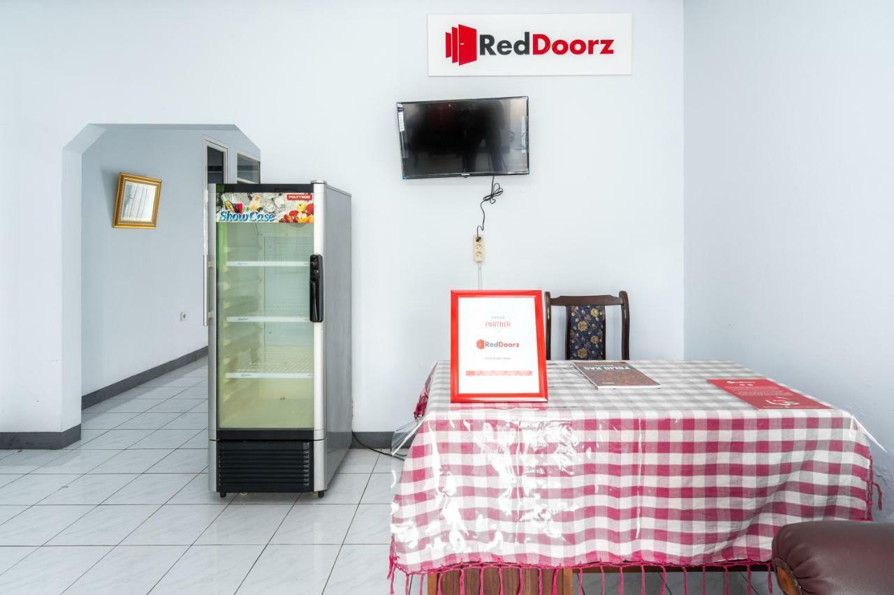 红多兹伊斯兰酒店-近奇马坎rsud 茂物 外观 照片